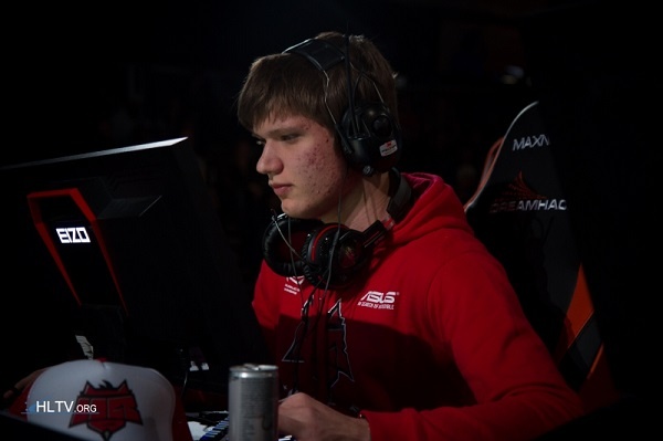 EDward Gaming 俱乐部人员变动公告：上路选手 Solokill 离队